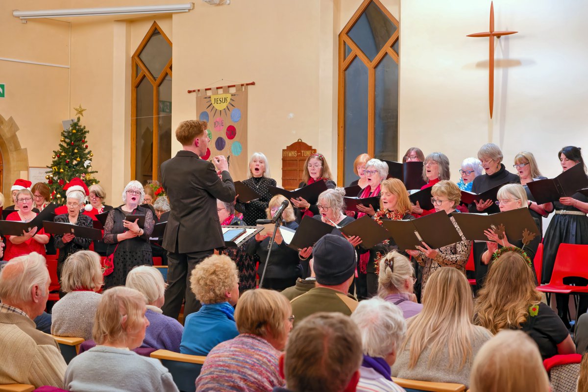 JDelbridgeMusic's tweet photo. Delighted to share these pictures from the recent Christmas concert with the South Somerset Community Choir. Many thanks to photographer Jeffrey Hutson. https://t.co/f5VqARtXvL