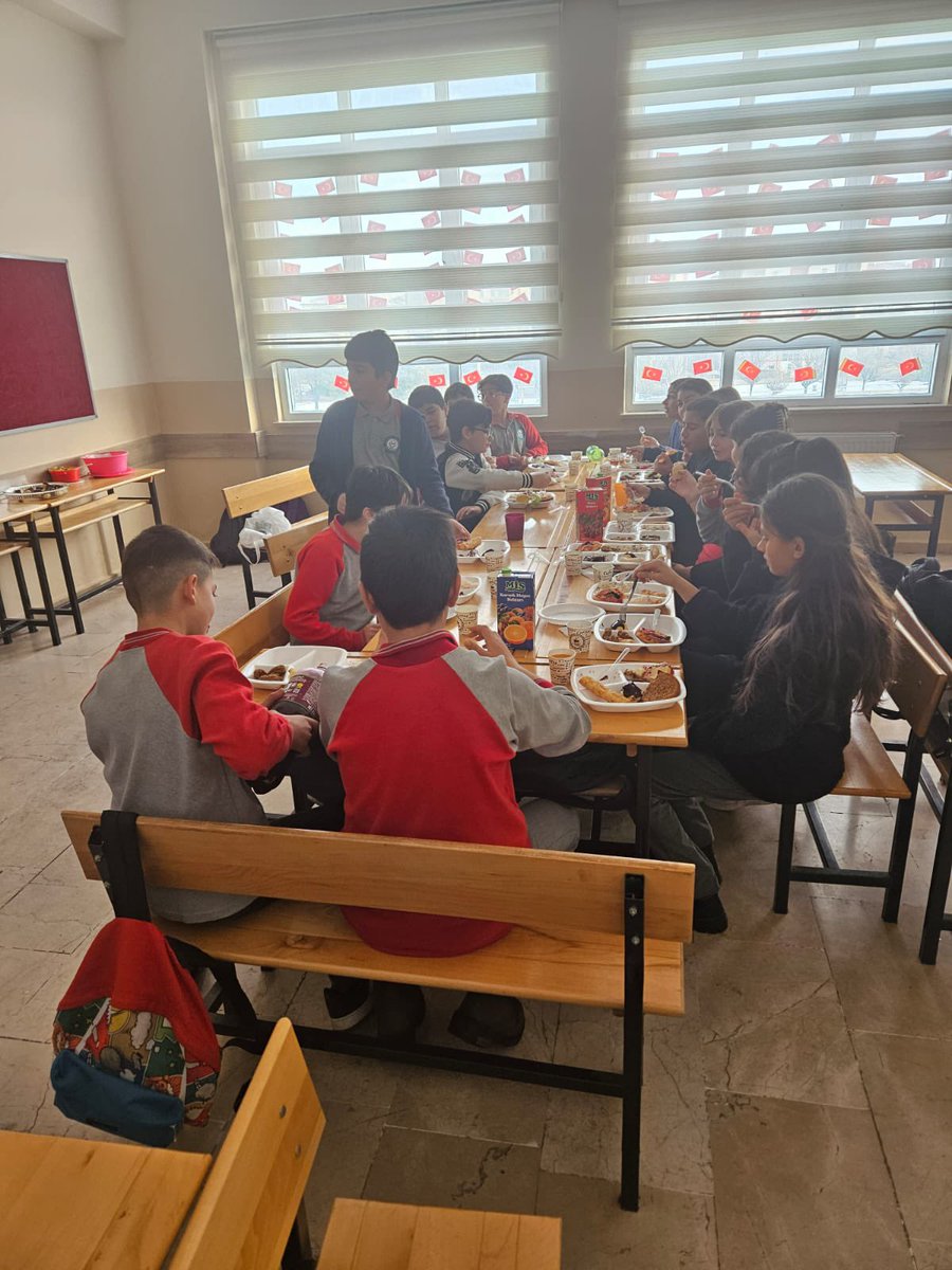 Hedef miras projesi kapsamında okulumuzda yerli malı haftamızı kutladık. Emeği geçen herkese teşekkür ederiz.