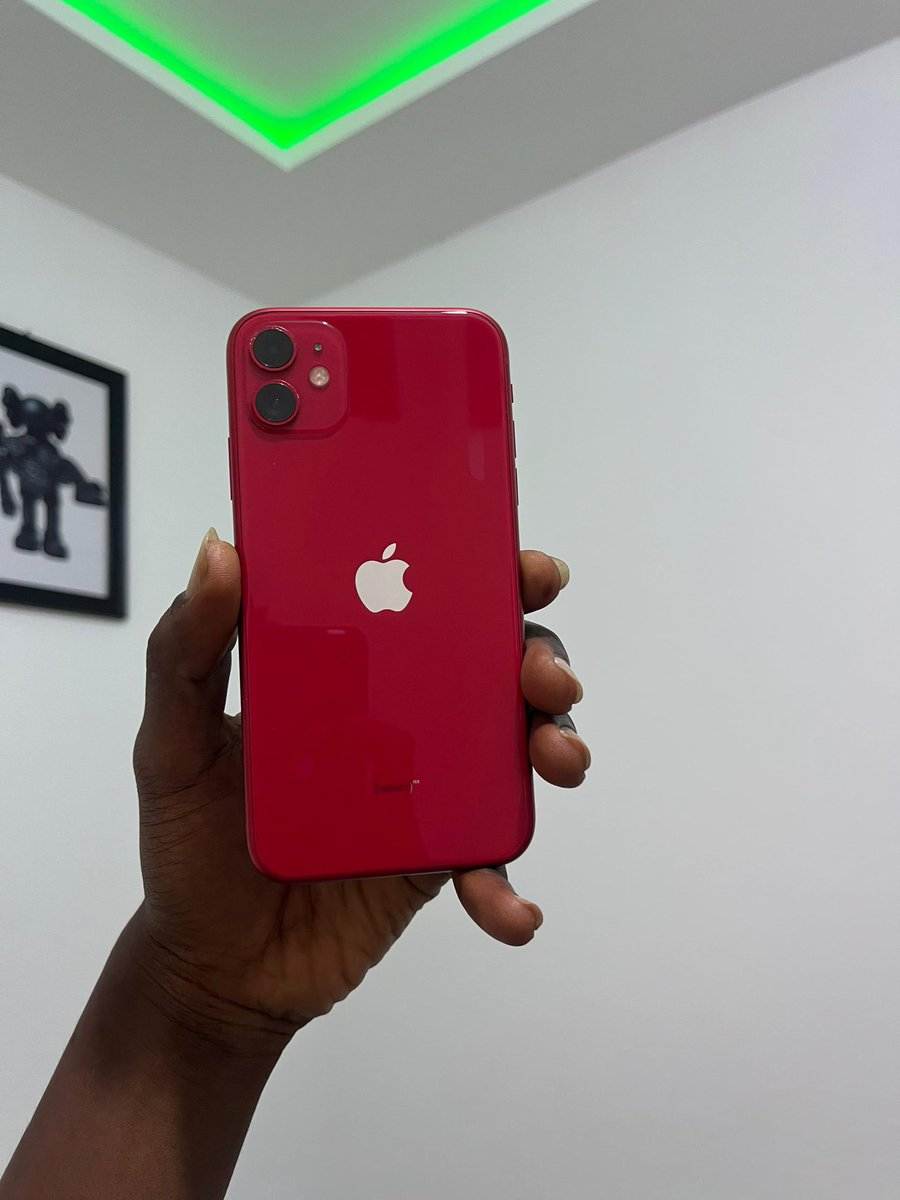 ItsPaulSmart's tweet photo. @Ghana_Ronaldo  11, 128GB 
Small stain down there. 
🔋87%
True tone✅

GH₵ 3500
0244442717 https://t.co/skpteWgDwj
