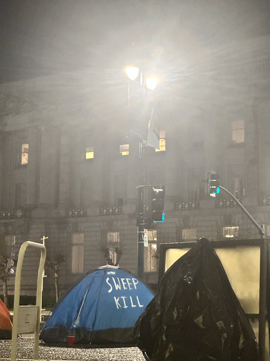 PovertySkola's tweet photo. Post the threats from armed agents of the state We houseless peoples still here at out 5:45amPT Wed Dec 18 at Yelamu shitty Hall (sf) bring coffee & media #sweepskill #Homefulness #SweepsFreeSanctuaries @corrina_gould @APTPaction @democracynow @AP @withouthousing @poormagazine https://t.co/3IYvWPUiET