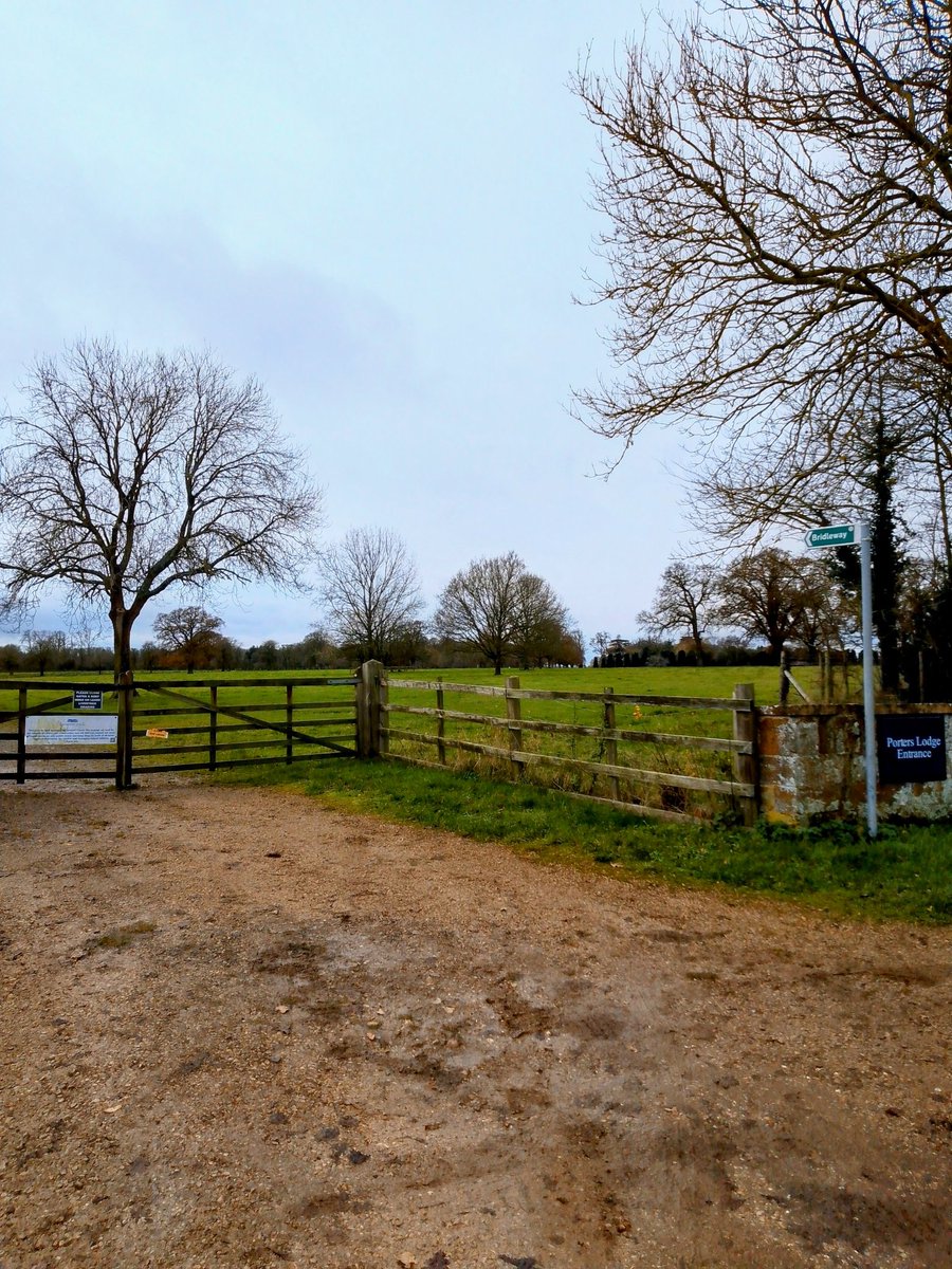 phil0073's tweet photo. Bridleway to #HangingHoughton* from #Shortwood , #Faxton. *Had a Church once, it is documented, but it's remains or location is #LostToTime. I don't know it's name either. #PhilOnaBike #LostChurch #Thursgate #FingerpostFriday #Treepeople https://t.co/lxWQK9AQAZ