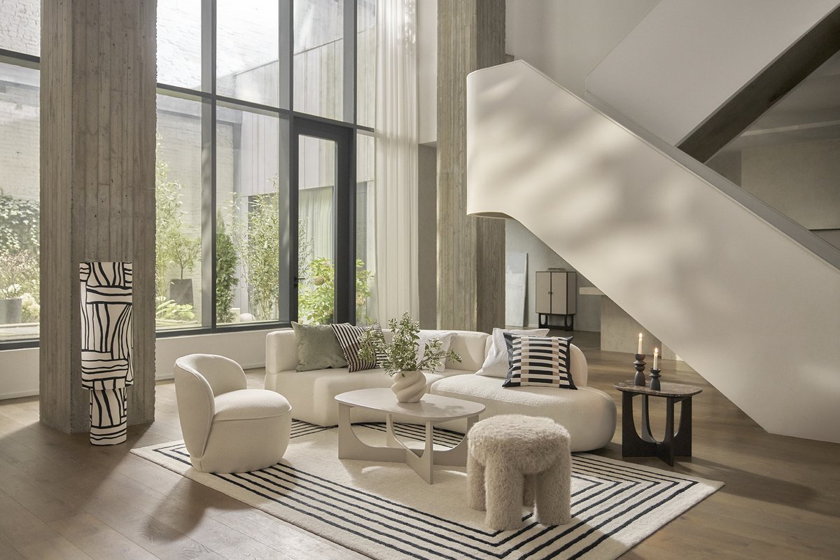 FTrendsetter's tweet photo. H&M HOME PRESENTS SPRING 2025 - WARM MINIMALISM MEETS EXPRESSIVE DESIGN
Read more: https://t.co/5eFboUZets
via @FTrendsetter
Photography by Martien Mulder, courtesy of H&M HOME.
#HMHOME #Spring #2025 #interior #expressive #design #collection #minimalism #fashiontrendsetter https://t.co/6JzB3Qrf0l