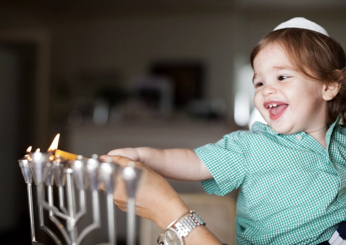 WIZOuk's tweet photo. The war has left young families across Israel under immense strain: financial insecurity, unemployment and the hugely emotional challenges of raising children in an unstable reality Please donate today. https://t.co/csTfhQUU15
Wishing you &amp; your loved ones a very happy  #chanukah https://t.co/KoXpN6pPuV