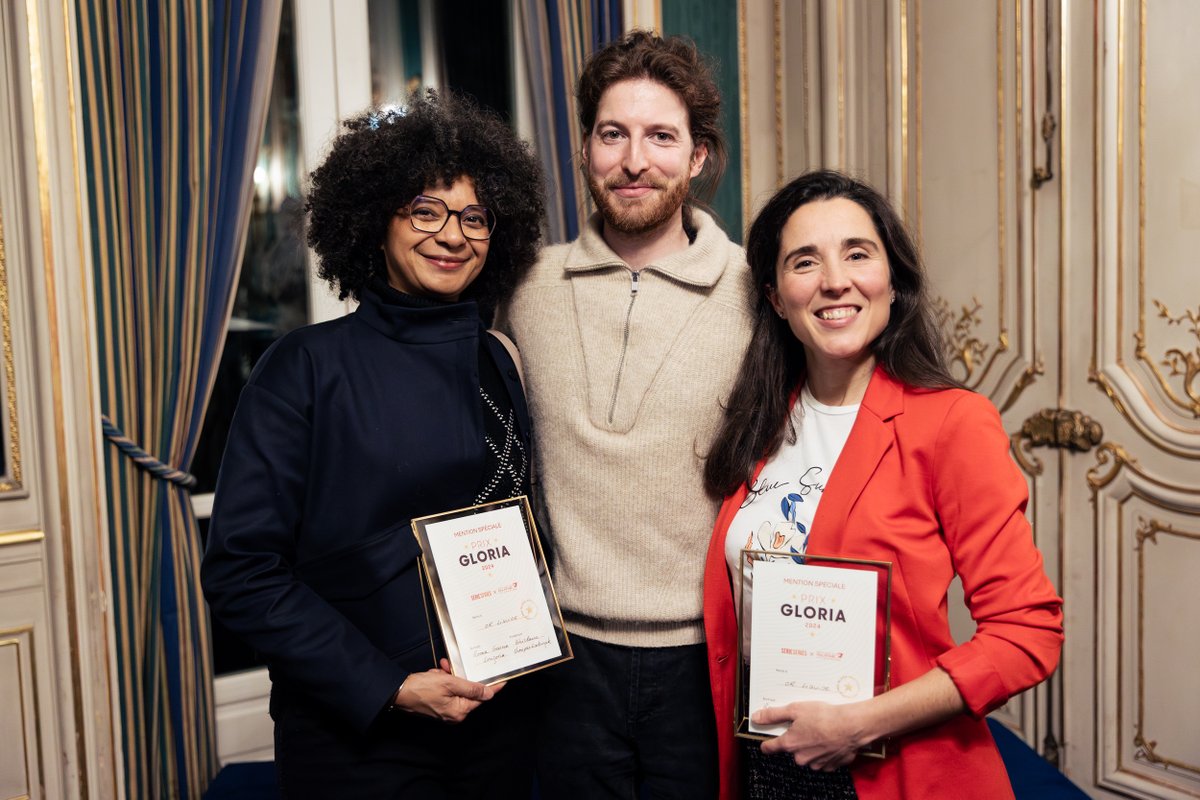 SerieSeries's tweet photo. [Prix Gloria Série Series x @BanquePalatine ]
Le jury a remis une mention spéciale au projet de série OR LIQUIDE écrit par Roma Garcia Longoria, produit par Ghislaine Choupas-Loobuyck pour Ayato Productions. https://t.co/Tv2PUm6Kou