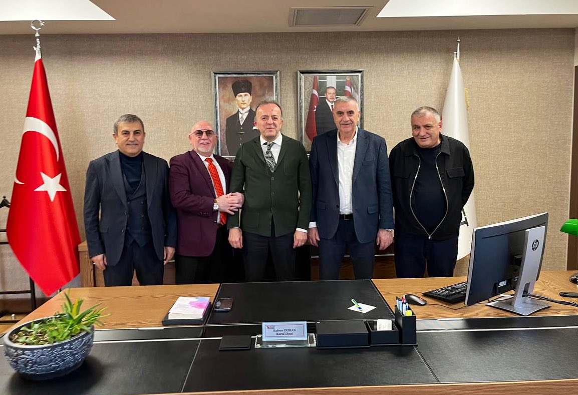 Dostlarımızla birlikte Rekabet Kurulu üyeliğine atanan hemşehrimiz Rıdvan Duran’ı ziyaret ettik. 

Nazik ev sahipliği için kendisine teşekkür ediyor, yeni görevinde başarılar diliyorum.