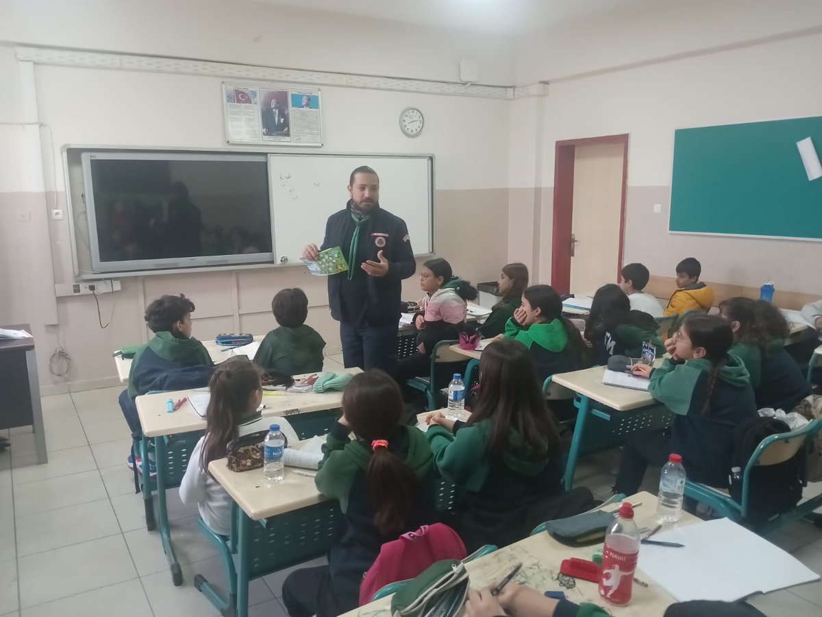GSB_AydinGM's tweet photo. Doktor Fevzi-Mürüvet Uğuroğlu Ortaokulu'nda, Aydın Gençlik Merkezimizin faaliyetleri ve İzcilik çalışmalarımız hakkında bilgilendirmede bulunduk. #GençlikMerkezleri #İzcilik #GSBHepYanında https://t.co/OqJc7FrmZX