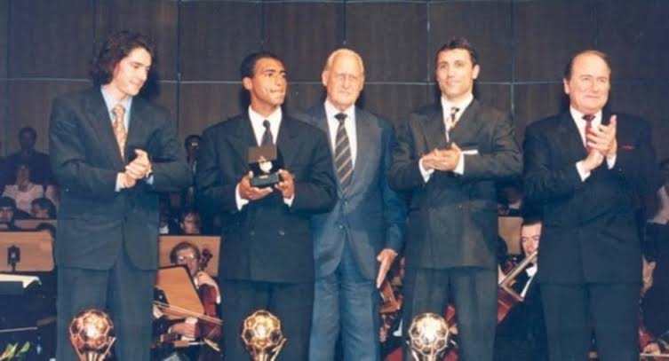 𝐎 𝐂𝐚𝐦𝐢𝐬𝐚 𝟖 🏆⚽️ tweet media