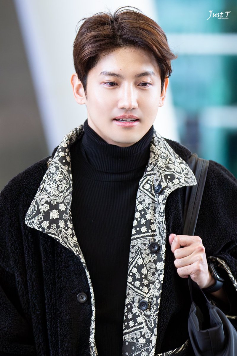 justt_vxq's tweet photo. 241216 인천 입국
#동방신기 #최강창민 #changmin #チャンミン @TVXQ https://t.co/P39EOPWkxR