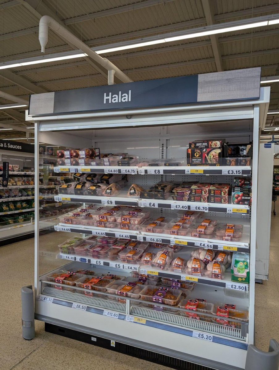 Mofoman360's tweet image. Halal meat should never have entered the food chain in the UK 🇬🇧 would you like to see it removed from the shelves 

Yes or No?