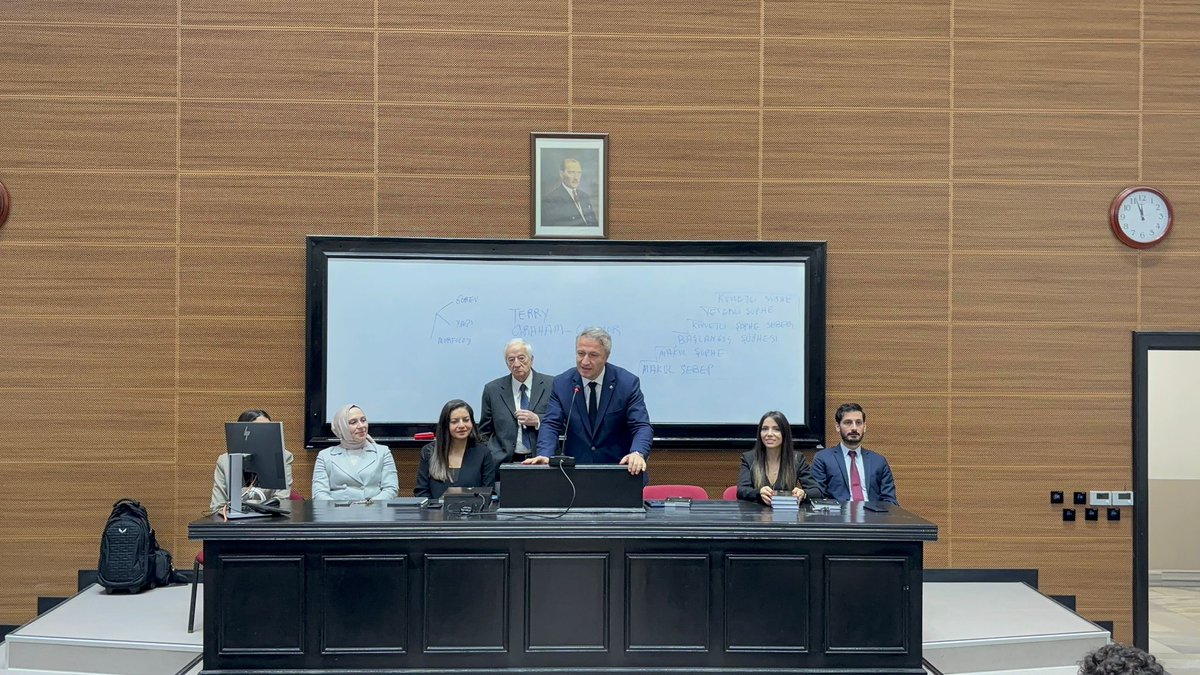 iuhfceza's tweet photo. Prof. Dr. Feridun YENİSEY Hocamızdan Ceza Muhakemesi Hukuku Dönem Kapanış Dersi
https://t.co/SGC3vd20w3 https://t.co/HQDJdKtYPu