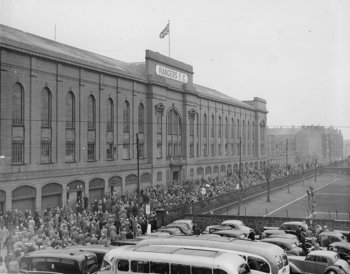 🧵 The Bill Struth Main Stand | #Ibrox125 🏡

It is perhaps the most famous and iconic frontage to any football ground in the country, instantly recognisable as the celebrated Main Stand at Ibrox Stadium.

It was formally opened on 1 January 1929 by Lord Provost Sir David Mason.