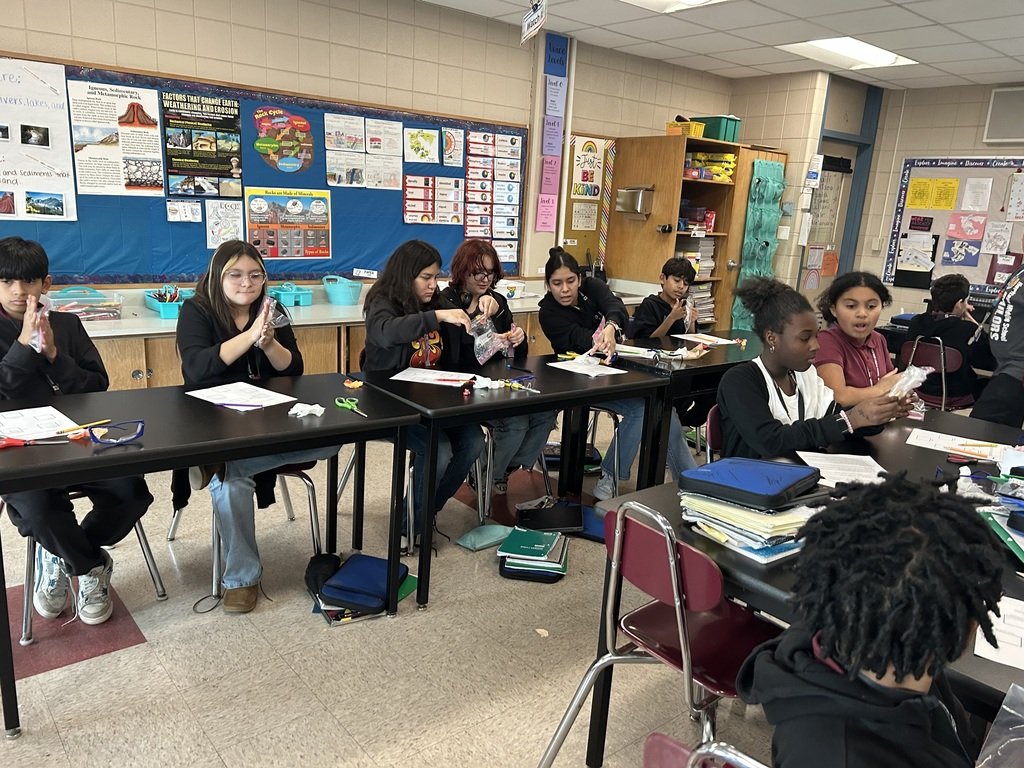 104Summit's tweet photo. Our sixth graders in Mrs. Gomez’ class had a blast modeling the rock cycle with candy! 🍬 They learned all about the processes involved in the formation and classification of rocks, and had so much fun in the process. #HandsOnLearning #FunInScience https://t.co/8K67pPyEsk