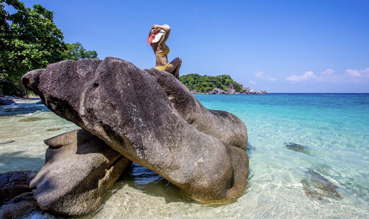 boulderbayeco's tweet photo. Where turquoise waters sparkle like champagne 🥂 Escape to Boulder Island and stay in one of 8 beachfront bungalows at our Boulder Bay Eco Resort, the only accommodation on this private island paradise. 🌴 Your island escape awaits: https://t.co/dQnK1zqEIo

#BoulderIsland #EcoTravel #PrivateIsland #BeachfrontBliss #IslandEscape #TropicalGetaway #BoulderBay