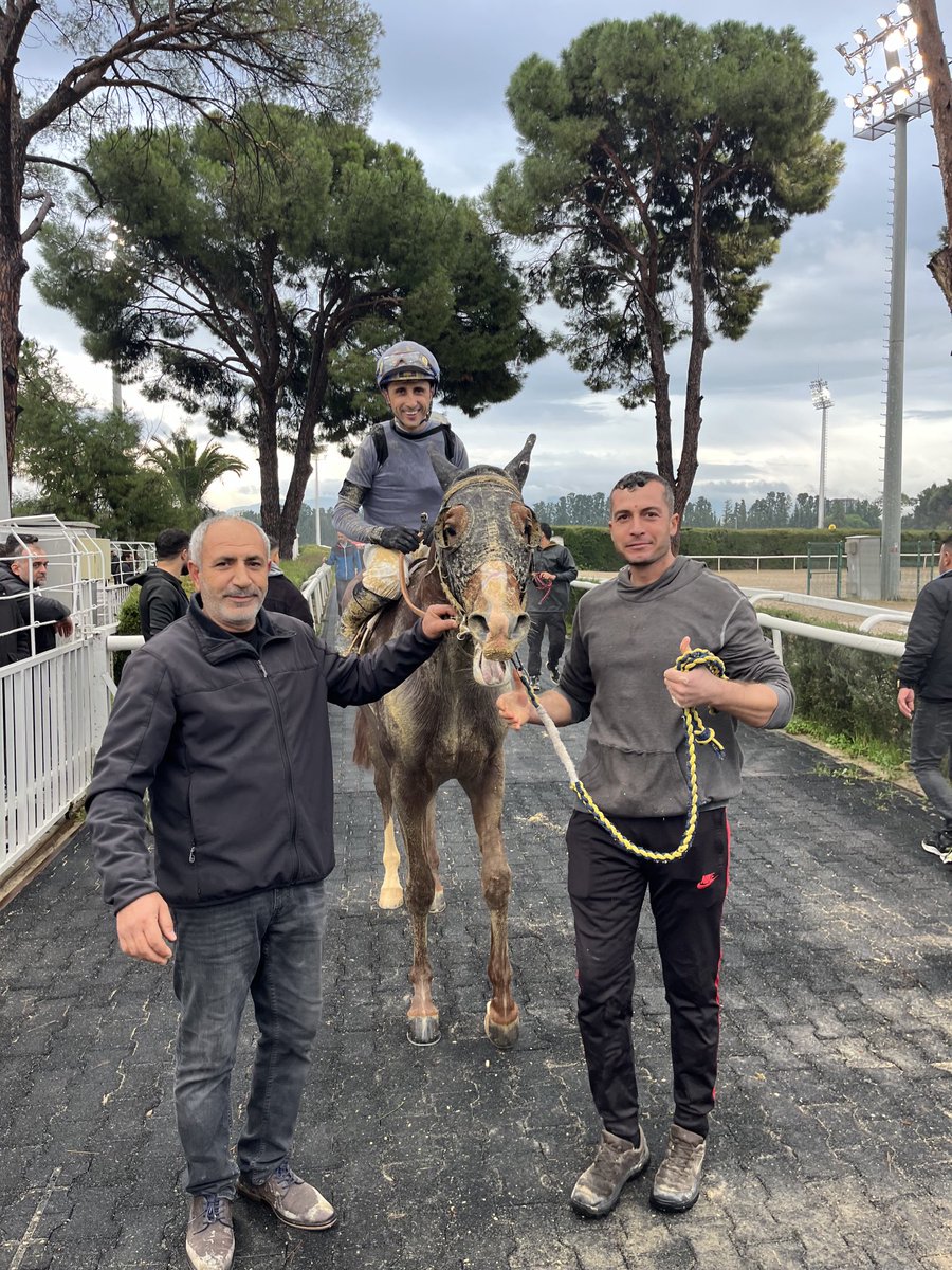 MustafaAltin16's tweet photo. Allah’a çok şükür iki grup yarışta birincilik elde edip bizleri sevinderin ALTINTEPE ekip olarak Altın Ekürüsünün Başarıları daim olsun (Hak eden her her zaman Hakkını alır)💪💪💪 https://t.co/YYu7XydGcw