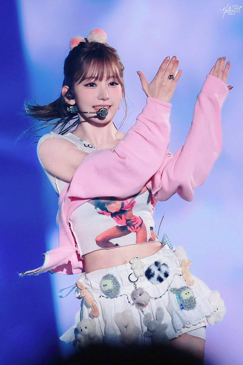 촉촉 tweet media