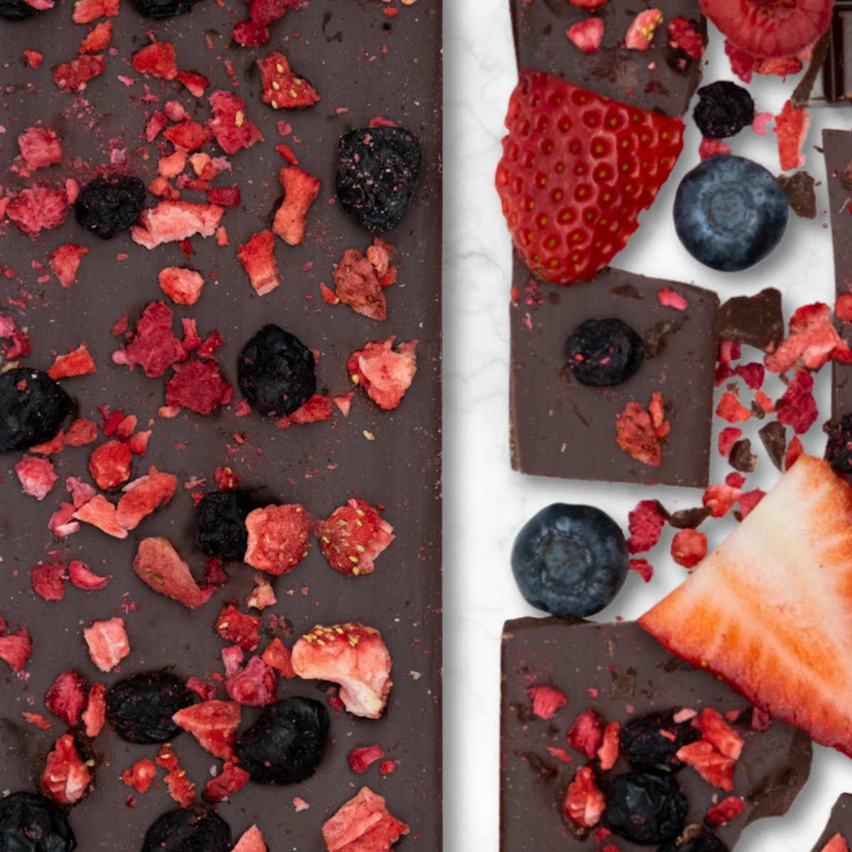 TrulieveCT's tweet photo. We're big fans of the way the cookie crumbles.🍪 Dive in to @GetSoundView Chocolate today!🍫
.
.
#GetSoundview #Chocolate #ChocolateLovers #Trulieve #TrulieveCT https://t.co/HnTD53xXRZ