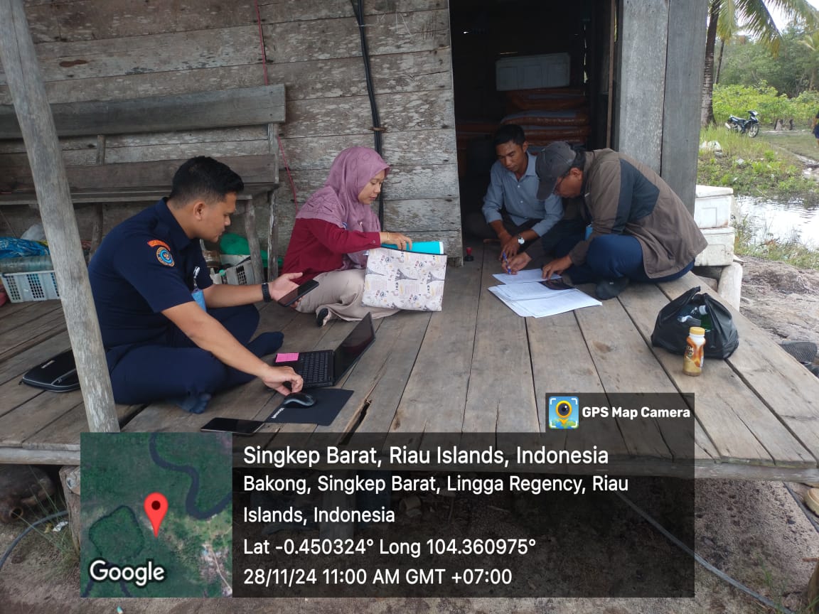 MegaTania17's tweet photo. Kamis (28/11) Mega Tania, Luhkan Kab Lingga, Pengawasan Kepatuhan  Usaha Budidaya di Lingga pd Pokdakan Tuah Alam Gemilang Ds Tinjul bersama Tim Pangkalan PSDKP Batam  #GiatLuhkanSatminkalMedan #Lingga
@bppsdm_kp
@kkpgoid
@pusluhkp
@bppsdm_bp3medan
@bpblbatam
@BASRIBOSBAS https://t.co/ysxBqN0n1U