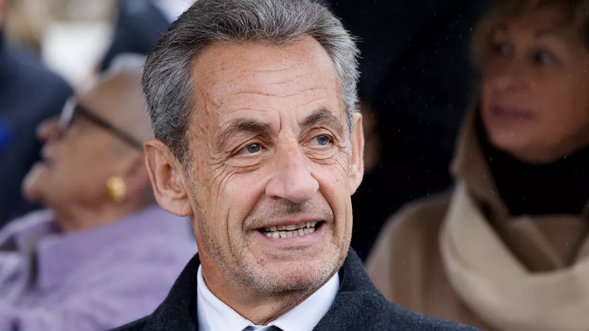 🎙️ Nicolas Sarkozy : « Si à 50 ans on n'a pas deux bracelets électroniques , c'est qu'on a raté sa vie ».