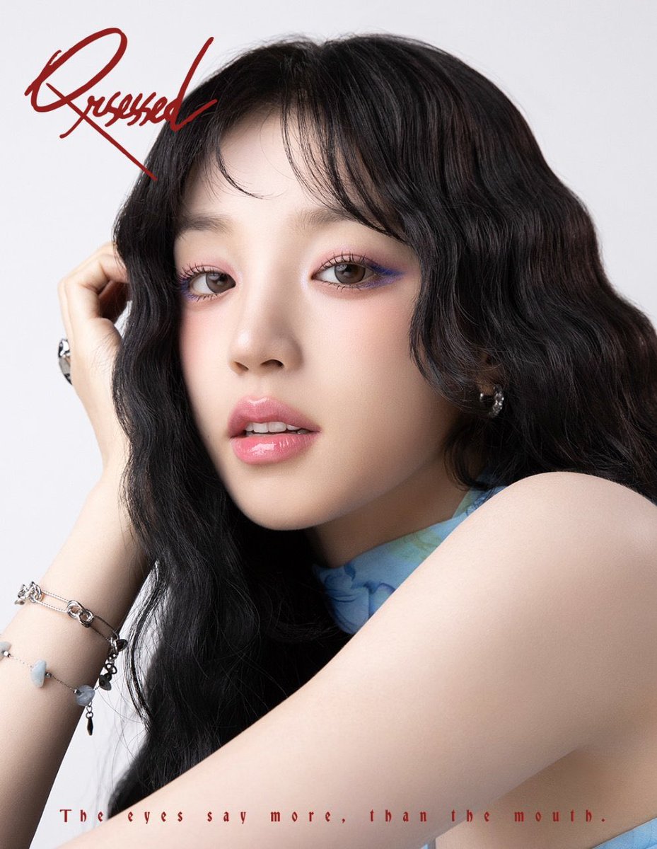 LoveYuqi990923's tweet photo. Yuqi x Qrsessed ✨️👀
#Qrsessed #클라셋 #クラセスト
#우기 #YUQI #ウギ #宋雨琦
#YUQILENS #CloudGray #클라우드그레이 #クラウドグレー https://t.co/gmmzBs3Nel