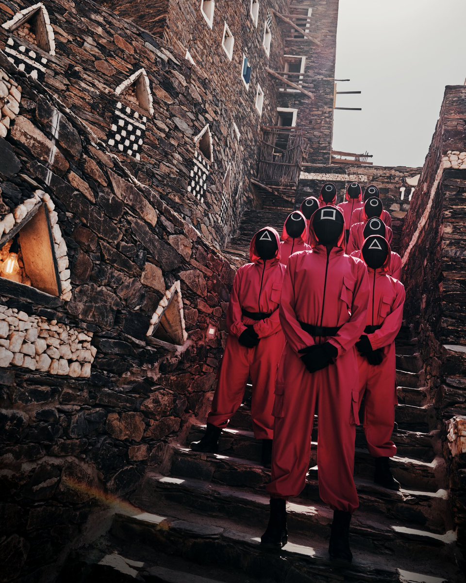 NetflixMENA's tweet image. حرّاس لعبة الحبّار يستكملون مشوارهم 🐙
المكان الحالي: رجال ألمع. 
الوجهة القادمة: مجهول. 

#لعبة_الحبّار_في_السعودية