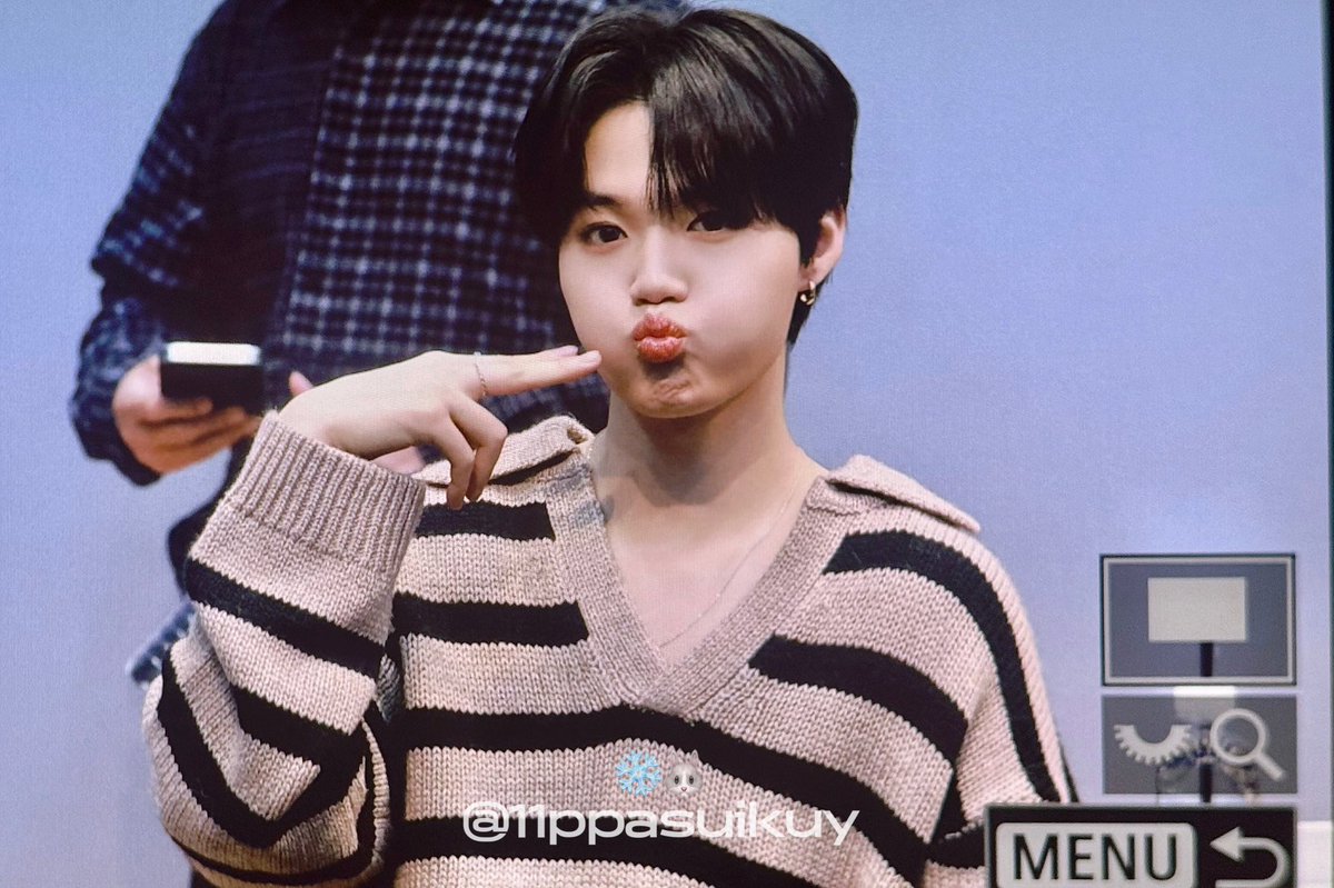 이지 tweet media
