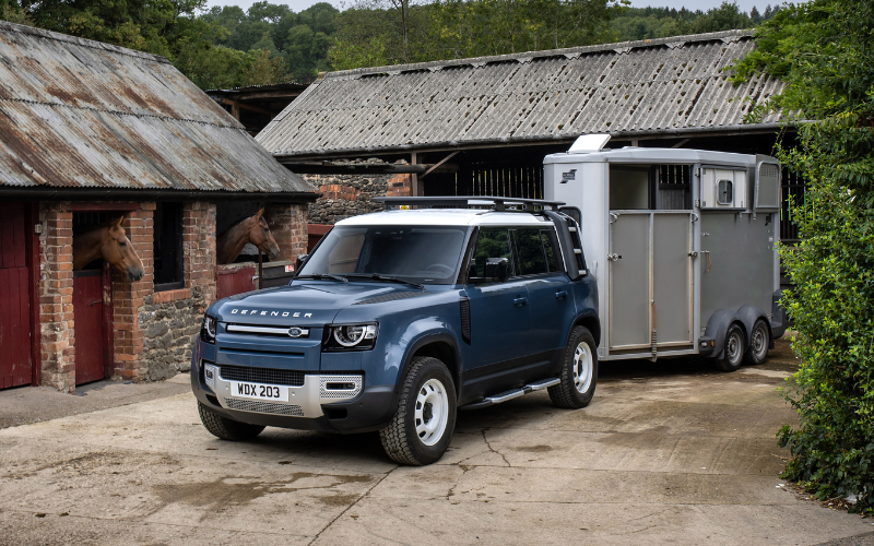 Land Rover is now available at Vansdirect! 💪

Treat you and your business to a Defender or Discovery Commercial this winter for the perfect balance between durability and sophistication 🔥

Learn more &gt;&gt; vansdirect.co.uk/blognews/land-…

#Vansdirect #LandRover