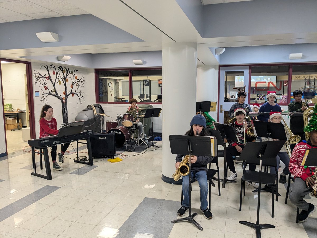 The best way to spread Christmas cheer is playing jazz for all to hear! 🎷🎺🥁🎄
Great job by our Maroon and Gold Jazz Bands this morning to get everyone in the holiday spirit! 
<a href="/hfbandparents/">hfbandparents</a>