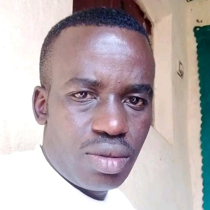 Alain_ppt's tweet photo. Muraho Amahoro y'imana Abane Namwe Mbifurije Umwaka mushya
Muhire @2025Merry Christmas and happy new year 
Byumwihariko All Tweets Mwese imana ikomeze ibarinde 
#Noheli❤️🙏
#Bonane♥️🙏 https://t.co/CFZX0x5SWD