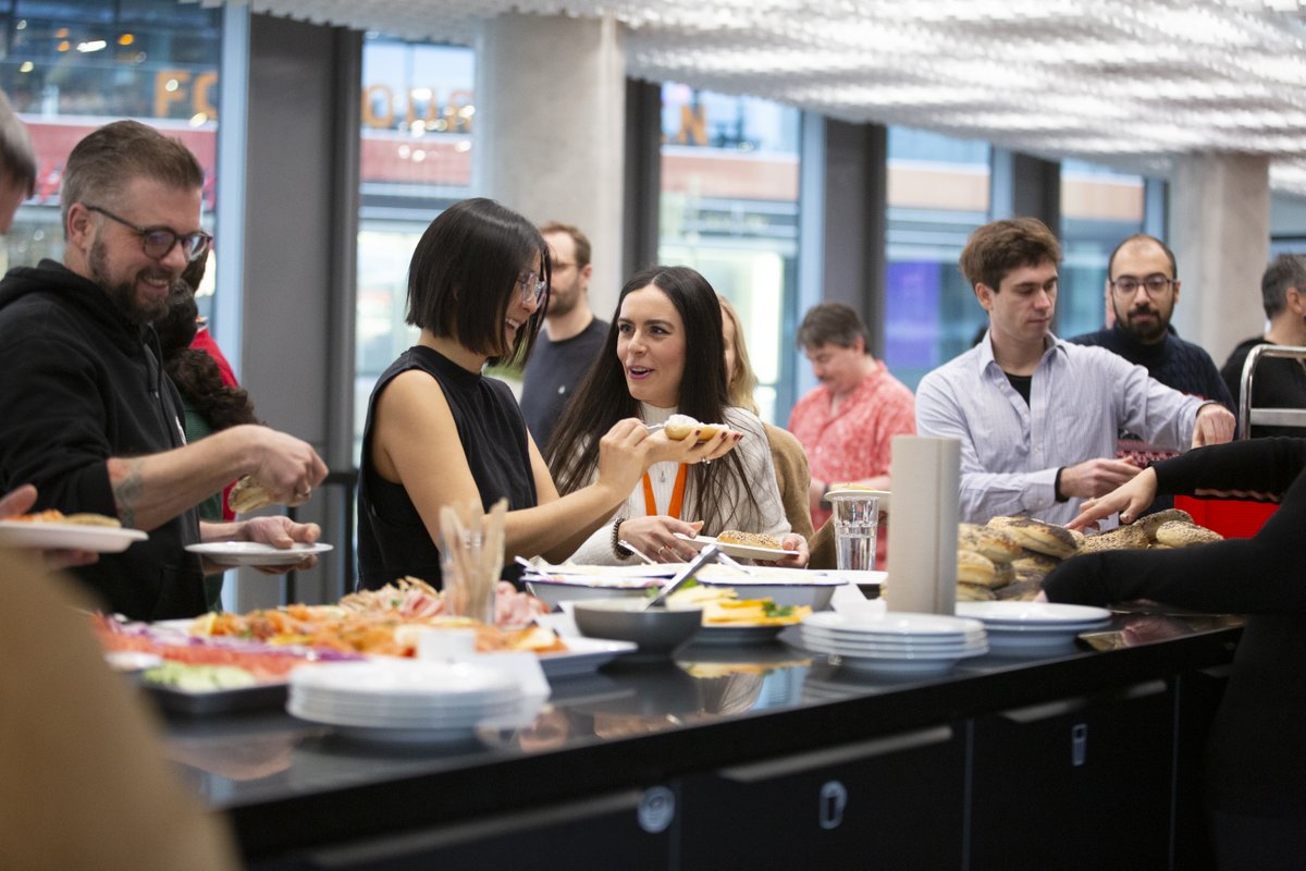ZalandoTech's tweet image. Our Zalando eCommerce Platform and Global Project Management Organization teams came together to celebrate their 2024 achievements and collaboration 🎊
#InsideZalando #ZalandoTech