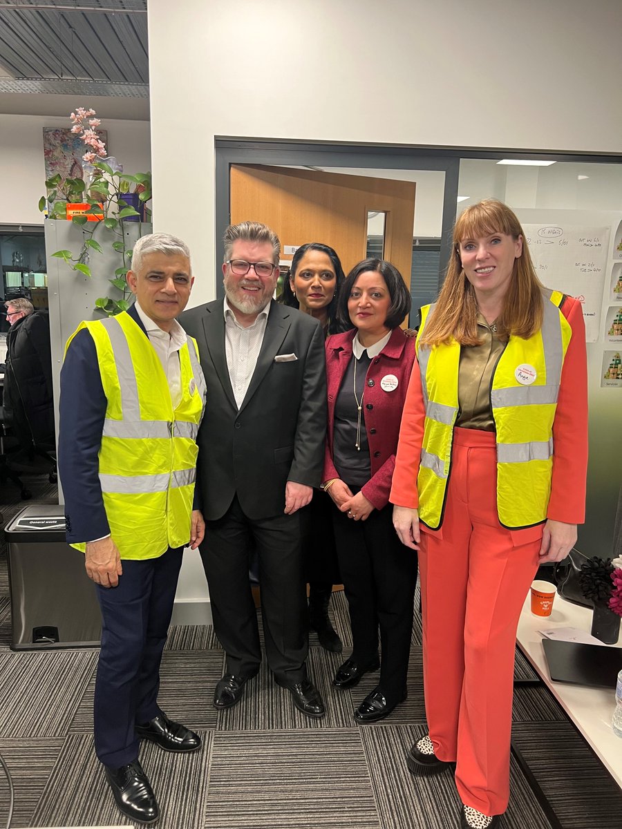 Newham London 💙 tweet media