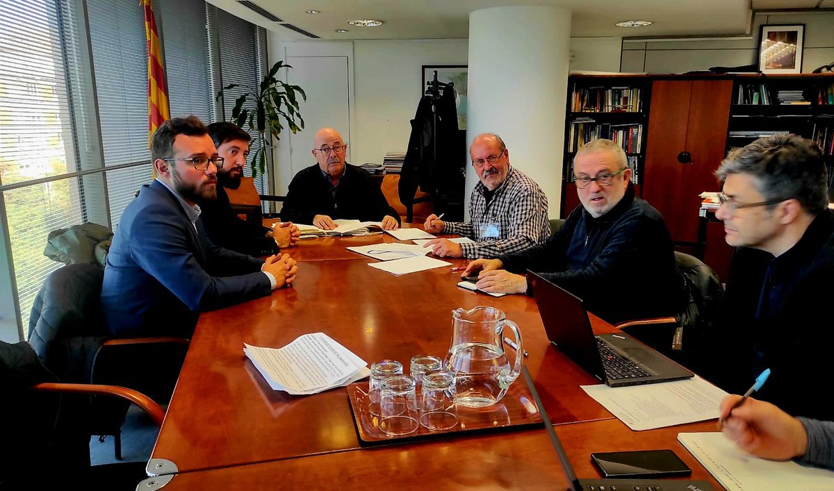 TAULA MOBILITAT ACCESSIBILITAT BADALONA FAVB (@badalonataula) on Twitter photo Reunió amb <a href="/manelnadal63/">Manel Nadal Farreras</a> secretari de Mobilitat i Infraestructures.
L1 🚇 hi haurà cotxeres i tallers.
Es realitza un projecte paisatgístic del parc.
Sintonia amb Ajuntament
C31 pendent destudi eliminar cotxes cada legislatura.
Can Ruti, se encarregà a ATM un Plan de Mobilitat Reunió amb <a href="/manelnadal63/">Manel Nadal Farreras</a> secretari de Mobilitat i Infraestructures.
L1 🚇 hi haurà cotxeres i tallers.
Es realitza un projecte paisatgístic del parc.
Sintonia amb Ajuntament
C31 pendent destudi eliminar cotxes cada legislatura.
Can Ruti, se encarregà a ATM un Plan de Mobilitat