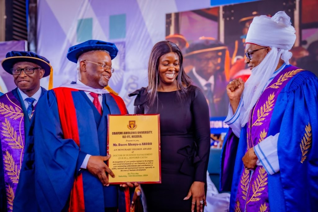 DaereAkobo's tweet photo. I'm thrilled to celebrate my recent conferment with an Honorary Doctorate Degree by Obafemi Awolowo University (OAU) during its 48th Convocation Ceremony. This prestigious recognition highlights my visionary leadership, relentless commitment to excellence, and transformative contributions to Nigeria’s business landscape.

I'm humbled to have been recognized on platforms like Forbes Africa, further cementing my role as an innovator. This milestone reflects not only my personal excellence but also the vision and impact of the PANA Holdings Group in advancing economic growth in Nigeria and Africa.

I'm honored to have been recognized alongside distinguished honorees such as Her Excellency, Senator Oluremi Tinubu (First Lady of the Federal Republic of Nigeria), Dr. Karl Toriola, Professor Anthony Adegbulugbe, and Dr. Akinade Ogunbiyi. I'm grateful for the heartfelt congratulations and look forward to continued growth and success under my inspiring leadership.

#leadership #excellence #proudmoment #oilandgas #panaholdings