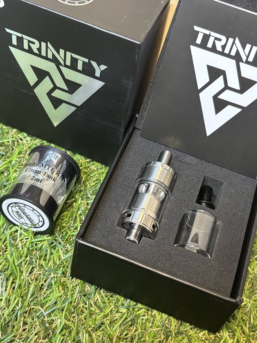 mamedenkyu100w's tweet photo. 仕事帰りにzono vaperさんへ行ってきた
Ambitionのトリニティ MTL RTAやっと買えたw
もちろんウルテムタンクもー
あ、そうそう。
ハンチェ台「手」を寄贈してきました
1月までは2つ並べてハンチェできますよー
ゾノさんにお立ち寄りの際は是非!
#zonovaper https://t.co/9VLd0TwFgA
