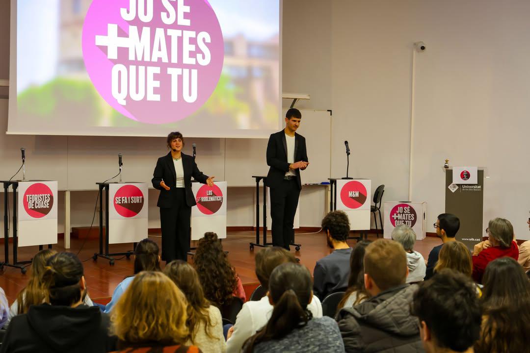 JoEnSeMesIB3's tweet photo. Aquest Jo sé + mates que tu se supera cada any 🔢💥

Gràcies als alumnes i professors de l'@epsuib per fer realitat aquesta fantasia ♥️ 

La tercera edició ha estat un EXITASSSSSSSO 🌟

Ens fa molt feliços que el programa sigui tan VOSTRO ♥️ https://t.co/j63smZIMAc