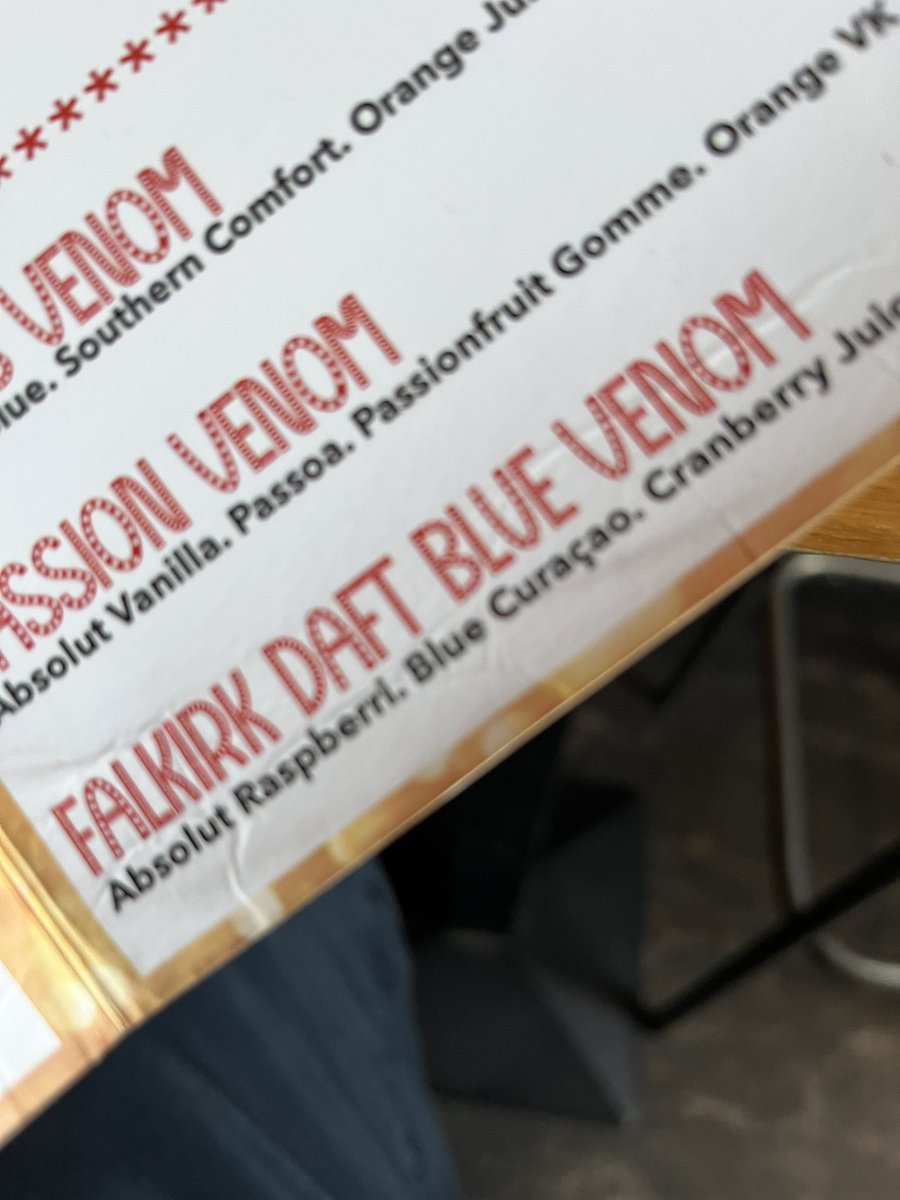 SandyRMuir's tweet photo. Out for a few Christmas beers this afternoon @BTWFalkirk May try one of these @Falkirkdaft beverages later 😉🎄Dropped in to see #Team @crunchycarrotsm on the way https://t.co/531kqOdTWf
