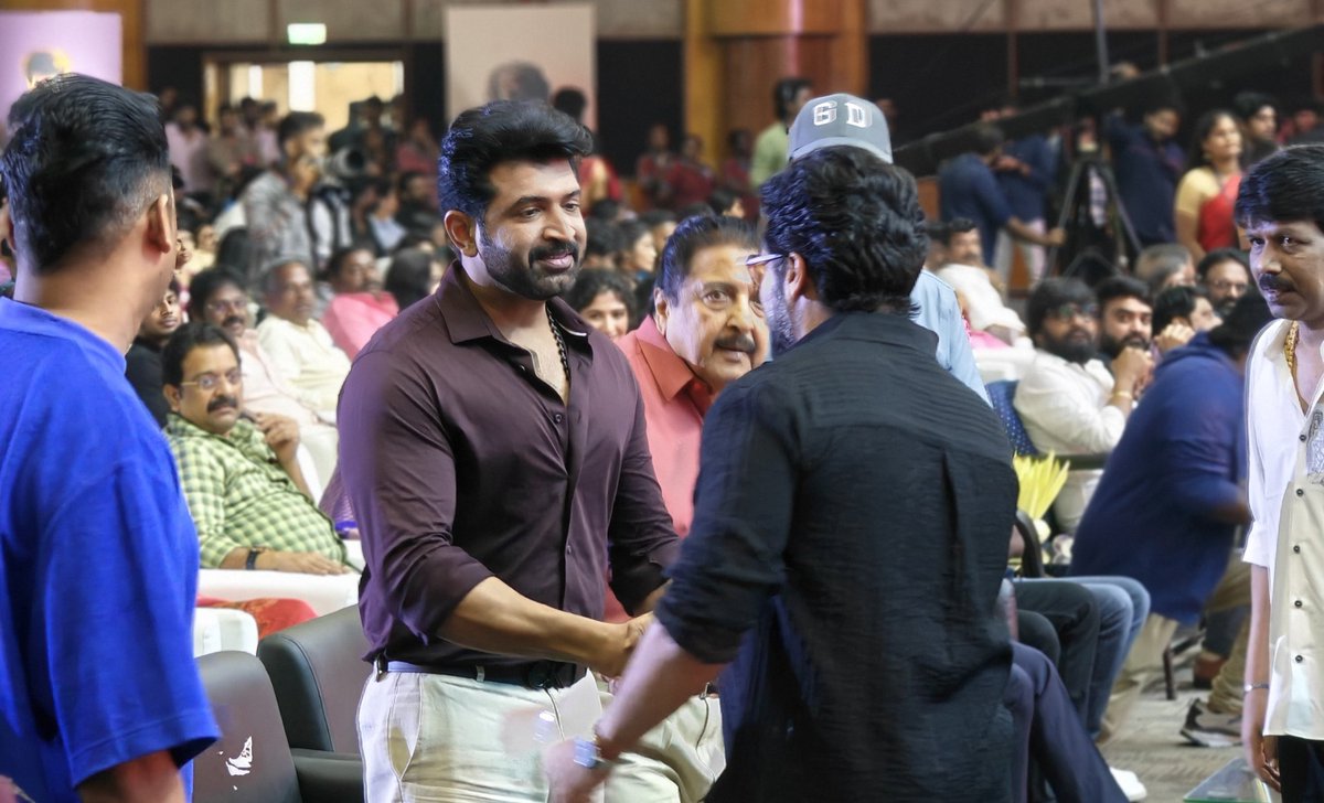 dp_karthik's tweet image. .@Suriya_offl delivered a heartfelt &amp;amp; humble speech before leaving for his work. He was the first celebrity to address the audience here at #Vanangaan Audio launch, &amp;amp; his words were truly polite. ❤️

In frame:

@SamCSmusic - @arunvijayno1 - #Suriya - #SivaKumar - #Bala.