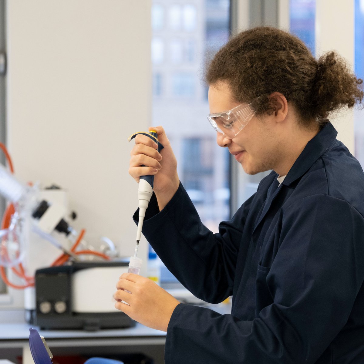 Glasgow_Clyde's tweet image. Thinking of a starting a new career in science for 2025? Take your first steps with our Get into HN Science course starting in January. It could be exactly what you're looking for! Find out more and apply at: bit.ly/3Z8QmQB

#youcan #GlasgowClydeCollege #studyscience