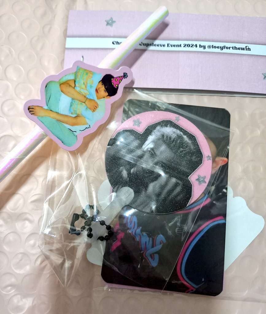 Receive our yeolstar day stickers by <a href="/loeyforthewin/">loeyforthewin♡</a> from <a href="/pasar_EXO/">#pasarexo</a> giveaway, thank you so much❤️ not expect dpt sekali dgn mini handfan and the straw🥹 stickers tu comel2 cantik2 smua😍😍