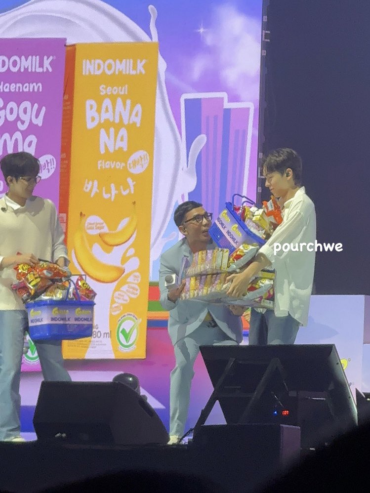 pourchwe's tweet photo. lucu bgt wonu speechless liat bonon kompetitif, terus bonon happy karena menang tanpa perlu diitung jumlahnya🤭 #WaveHereOn17Dec https://t.co/3jSohhZa7X