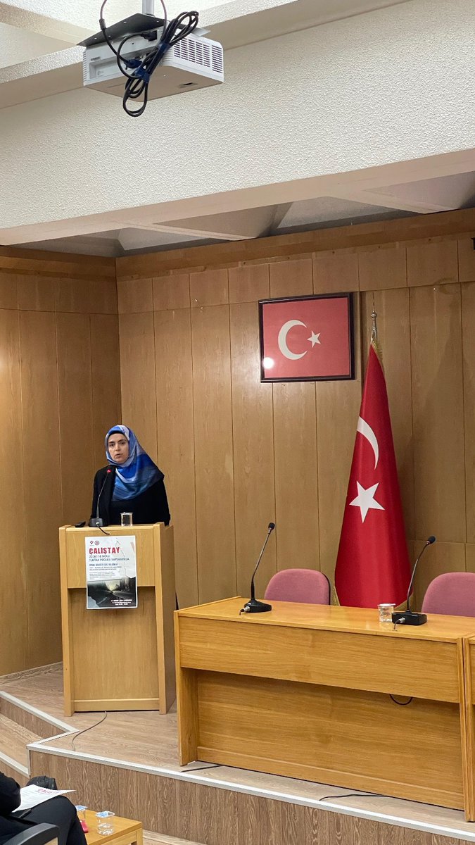 ayse_meydanoglu's tweet photo. Tübitak 1001ÇABA  kapsamında desteklenen "Afete yönelik çatışma dilinin yapay zeka ile yönetilmesi" isimli projemizi yine aynı program çerçevesinde desteklenen bir çalıştayda sunma imkanımız oldu. Çalıştayı düzenleyen Doç.Dr. Abdullah Bingölbalı hocaya ve ekibine teşekkür ederim. https://t.co/li2amAgqaH