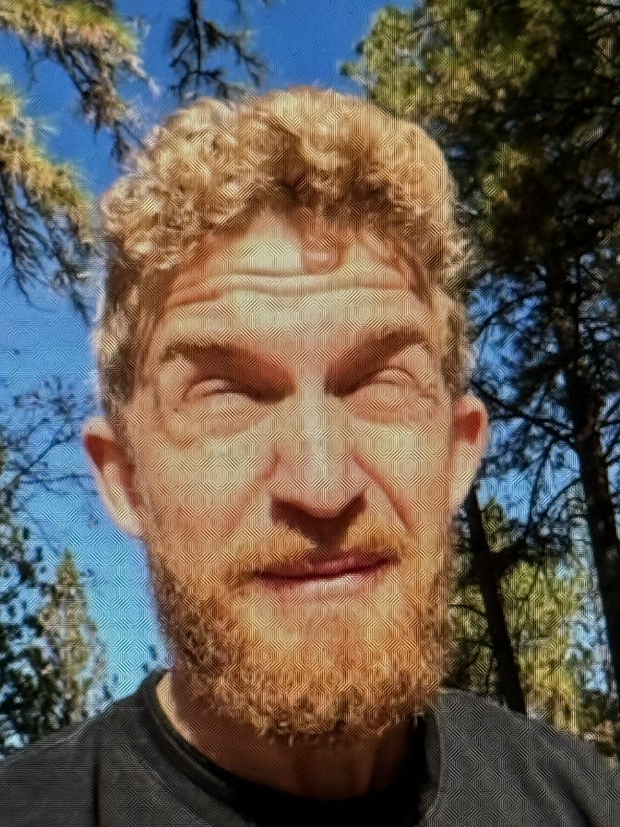 Someone dm’d me this screen grab from one of my last videos. This is so cursed 😂