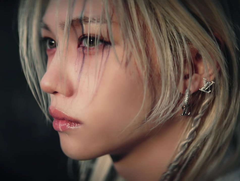 BBOKARILOOKS's tweet photo. felix's visual is insane... wow

FELIX UNFAIR MV OUT NOW
FELIX AND THE BEAST
#FELIX_Unfair https://t.co/c3XuRP8QDf