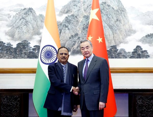 MeghUpdates's tweet photo. 🚨 BIG BREAKING NEWS

India &amp; China has agreed on Resumption of 'Kailash Mansarovar Yatra' 🔱

Both countries also agrees Cross border river cooperation &amp; Nathula border trade 🔥 https://t.co/8M0Lwos4dd