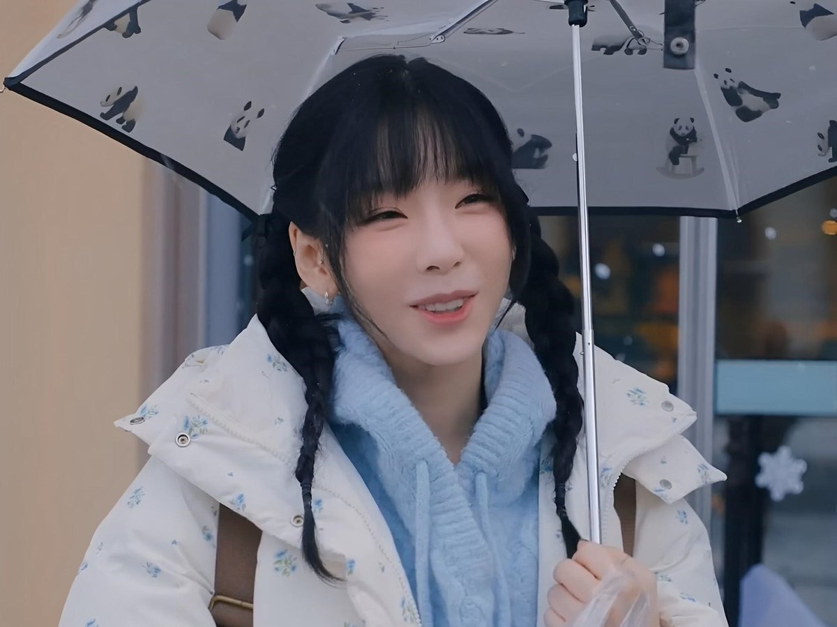 rscul004's tweet photo. 241216 TaeYeon - Letter Adventure๐ Screenshots #2-1
https://t.co/v8Dm0bKd0U
#ํ์ฐ #TAEYEON #LetterToMyself #LetterAdventure https://t.co/377BXrciRl