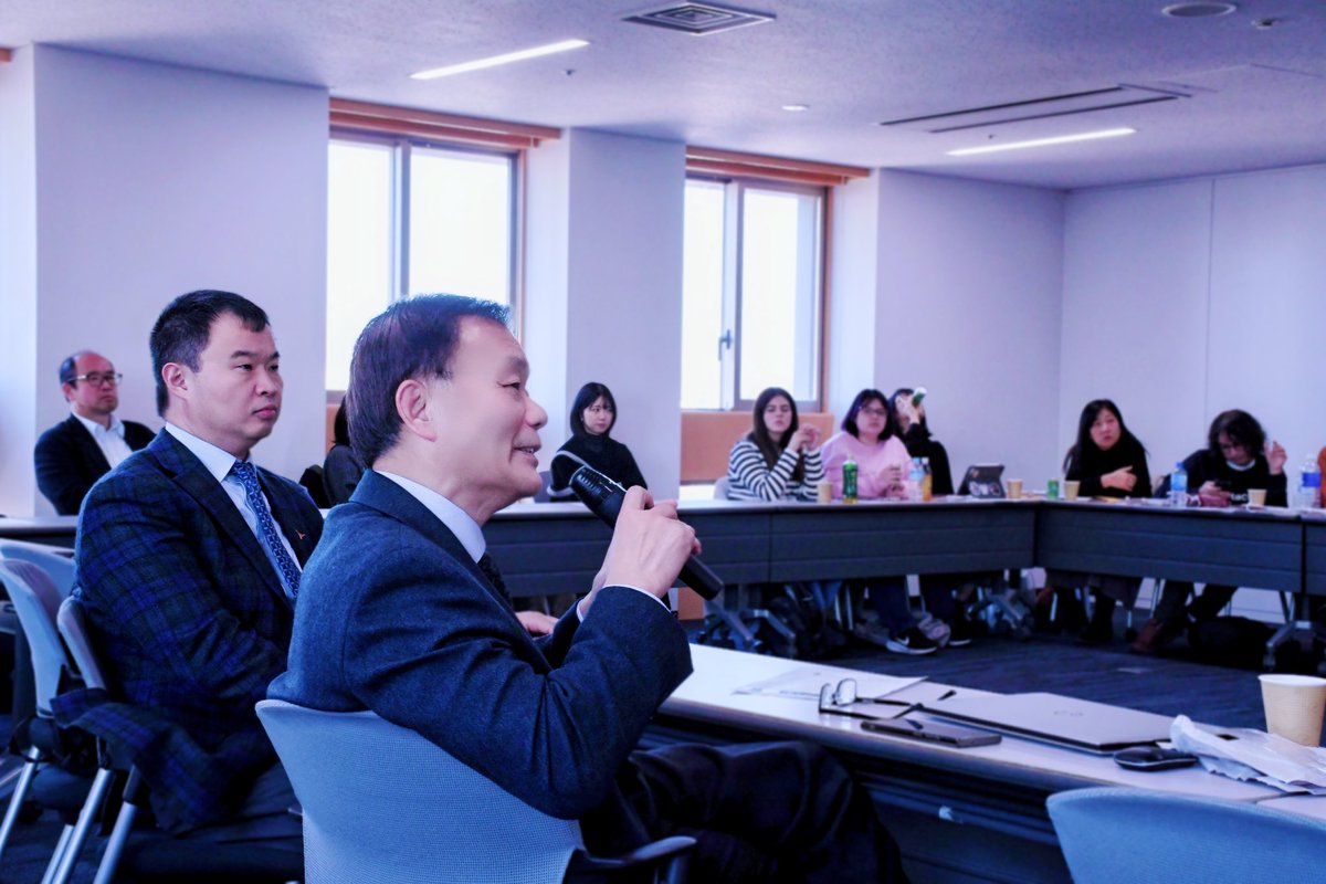 justJingKang's tweet photo. Had an inspiring discussion on AI applications and education with a group of fascinating minds from University of Texas at Austin. 

Happy Meeting at Waseda Campus, Tokyo, Japan — 12/17 https://t.co/p2BZTTWw56
