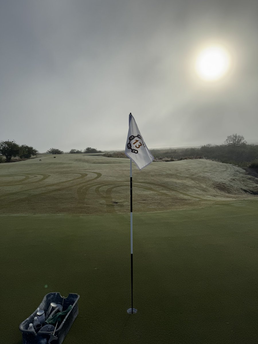 ChaseGroelle's tweet photo. Beacon on this misty morning. 

#TheChain
@StreamsongGolf https://t.co/55QxomHIUa