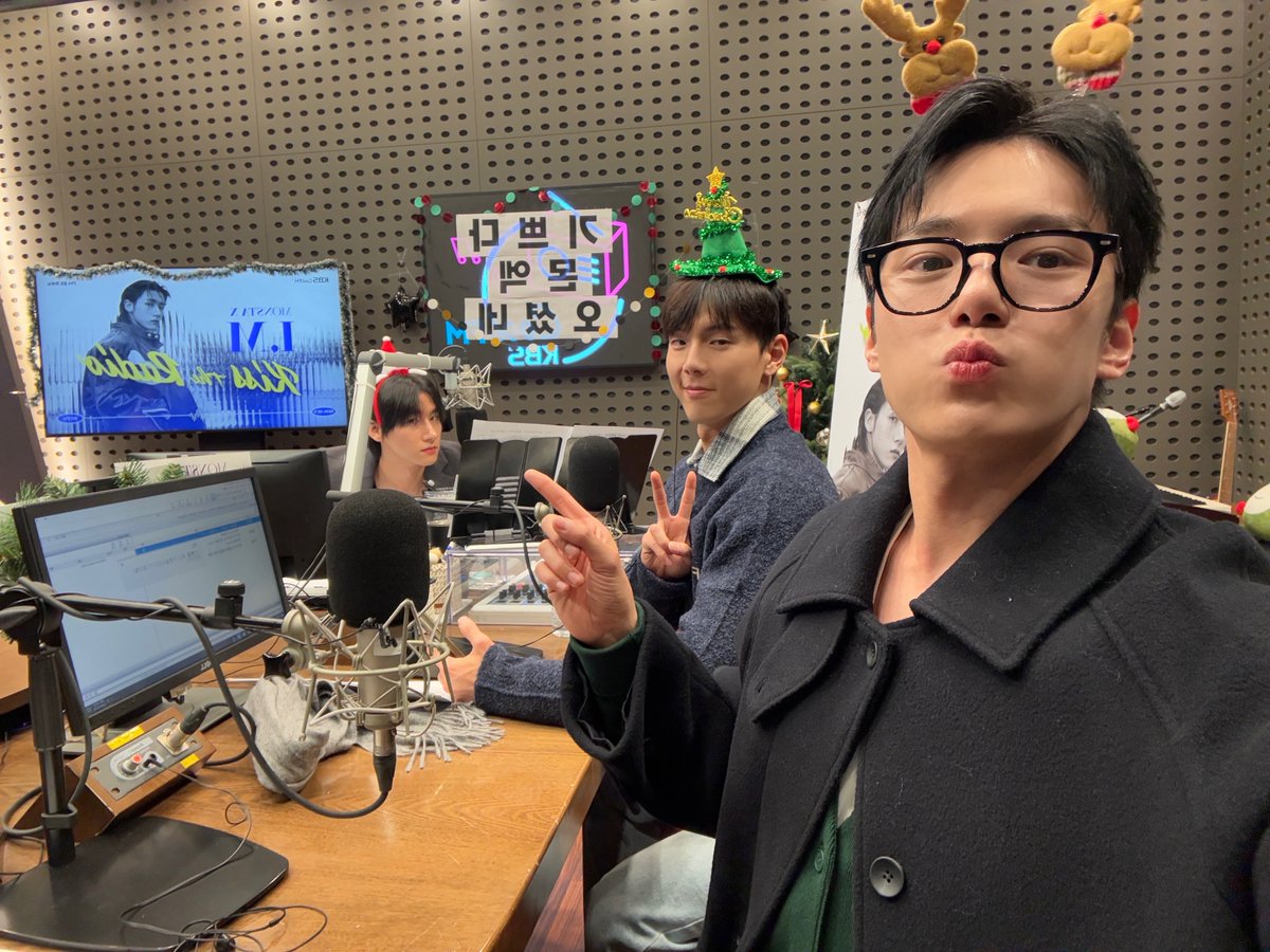 OfficialMONSTAX's tweet image. 삼형제파티 #민혁