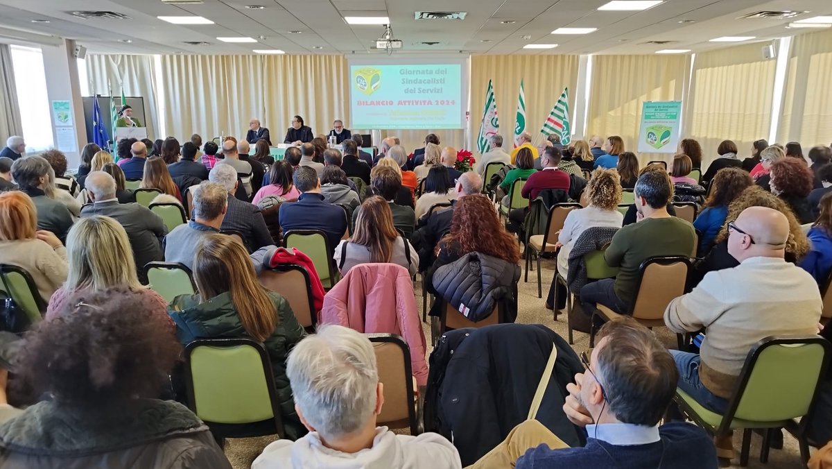 CislPuglia's tweet photo. @CastellucciAnto:voi sindacalisti dei servizi @CafCislPuglia @PugliaInas siete cuore pulsante sul https://t.co/cuLOnH5uzW #Cisl continua a crescere grazie anche alla vostra azione di proselitismo e al lavoro sinergico confederale. #impegno #competenze #formazione #partecipazione https://t.co/ggj98BEBW0