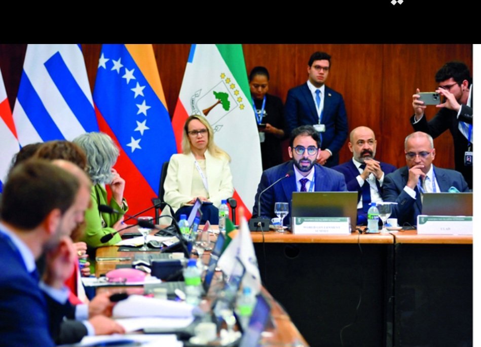 sihamvakha's tweet photo. وقّعت مؤسسة القمة العالمية للحكومات مذكرة تفاهم مع المركز الأميركي اللاتيني للإدارة العامة والتنمية (CLAD)، لتعزيز التعاون بين الجانبين والمشاركة الفاعلة لحكومات دول أميركا اللاتينية ومنطقة الكاريبي في فعاليات القمة العالمية للحكومات، وتبادل أفضل الممارسات والخبرات في دعم https://t.co/M21qJOSo02