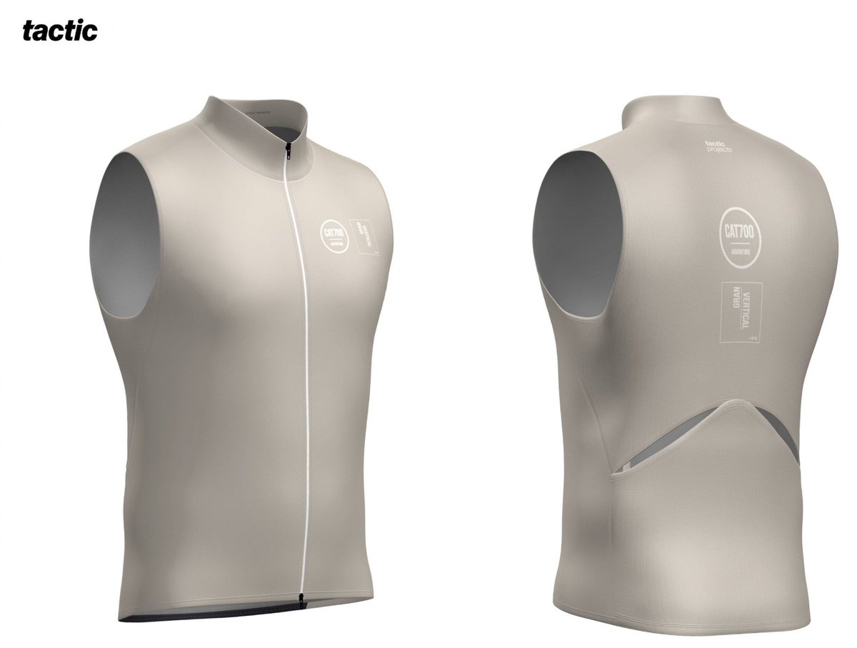 Os presentamos el equipo personalizado de nuestros eventos 2025.
➡️Chaleco <a href="/tacticsport/">Tactic Sport</a> *CAT700* y *Gran Vertical*
➡️Camisa <a href="/Divaridisseny/">Divari Disseny</a> *CAT700*
Podéis adquirirlos a través del formulario de inscripción o del apartado de tienda online de nuestra web.
¡Esperamos que os gusten!